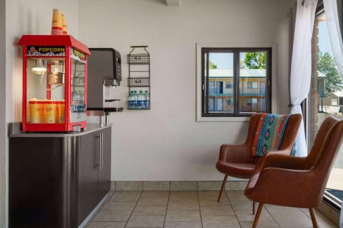 Travelodge by Wyndham Wall - image 11