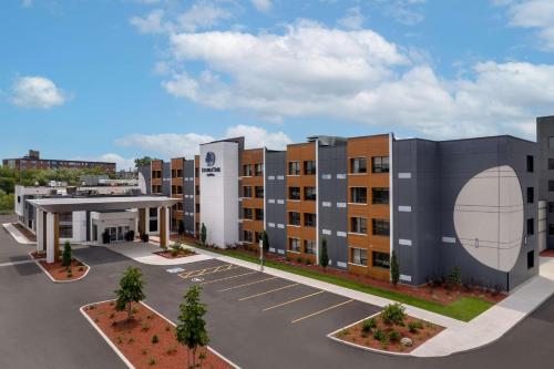 DoubleTree by Hilton Kingston - Newly Renovated, Kingston