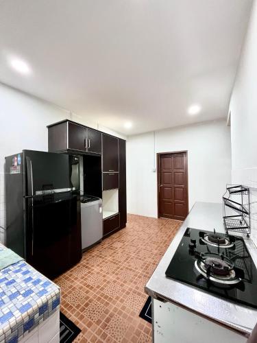 Beach Cottage Homestay Kemaman - Berado D Pampass in Pantai Teluk Mak Nik