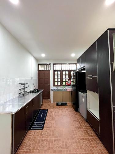 Beach Cottage Homestay Kemaman - Berado D Pampass in Pantai Teluk Mak Nik