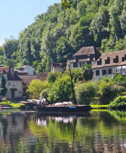 Petite maison de village in Beaulieu-sur-Dordogne