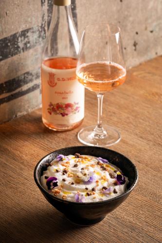 Urban Creme - image 4