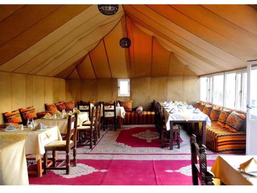 Restaurant, Merzouga Cool Luxury Camp in Merdane