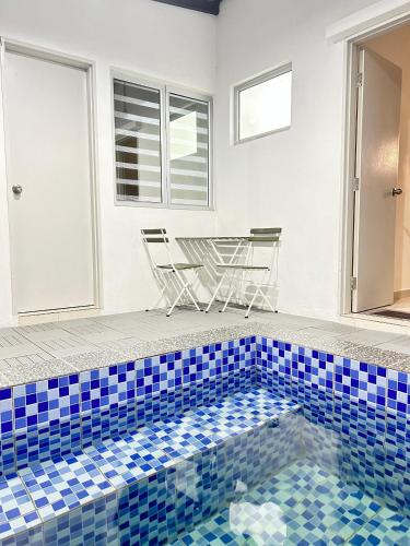 KN Homestay - Tap to explore photos
