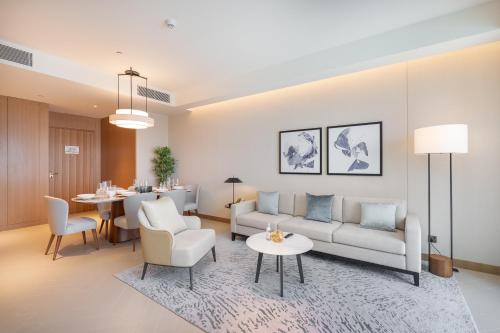 Address Residences Dubai Opera - Burj Khalifa City Views 1, 2, & 3-Bedroom Apartment 1 minute walk to Burj Khalifa, Dubai Mall, Dubai Fountain by Heaven Crest, Дубай (фото 4)