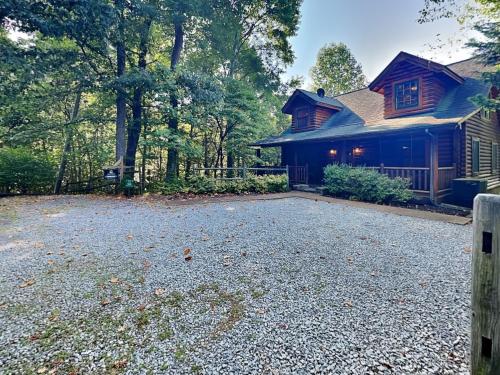 Return To Me 3 Bedrooms Sleeps 9 Pool Table Hot Tub Gas Fireplace - image 11