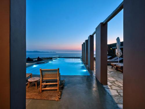전망, 언더 더 썬 키클라데스 빌리지 (Under the Sun Cycladic Village) in 티노스