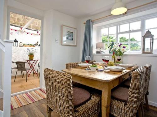 Oyster Cottage in Cockwood