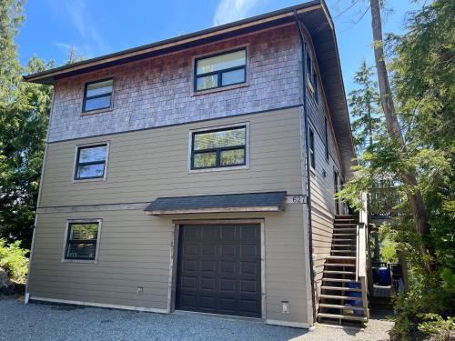 Smallwood Guesthouse in Tofino, Canada