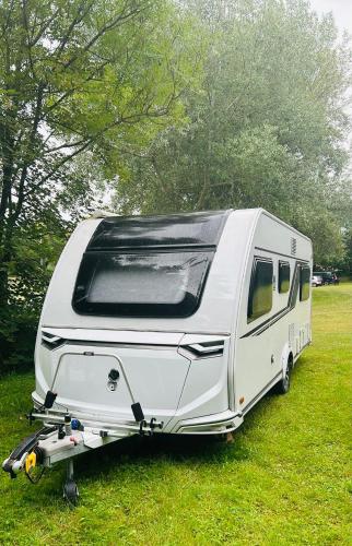 5 Sterne Wohnwagen - reservierter Stellplatz - direkt am Messegelände-Duschräumlichkeiten- CARAVAN at Fair Ground - Kitchen - Heating - WorkPlace- Campsite extra on cost -payable at fair ground approx 39 - 49 EUR-Stellplatz bezahlbar direkt bei GfVMesse, Hannover (fotografie 8)