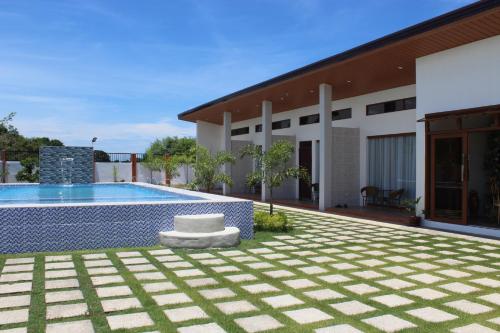 Villa Mercedes Private Resort in Candon