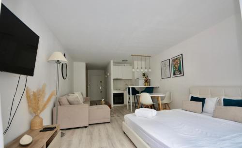 Studio Trocadero - Sablons - main image
