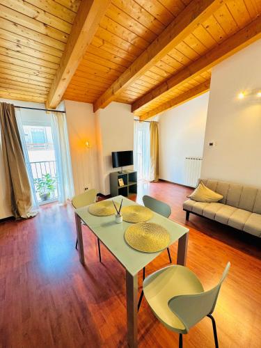 One-Bedroom Superior Apartment image 9