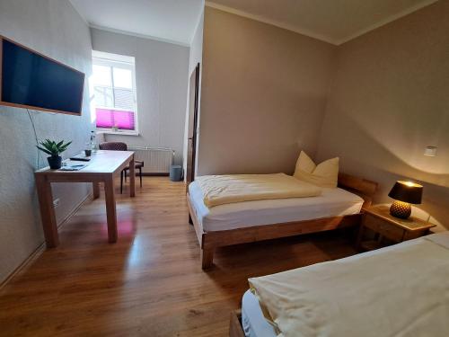 2 twin beds