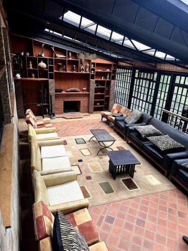 บริการและสิ่งอำนวยความสะดวก, KKs Manor in เนย์รี