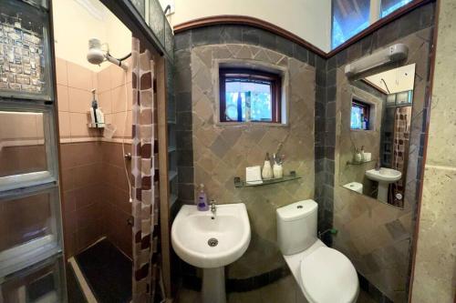 ฝักบัว, KKs Manor in เนย์รี