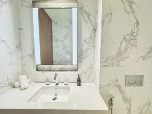 Vista Luxe 3 Bedroom at Address Opera I Burj Khalifa & Fountain Views, Dubai (photo 7)