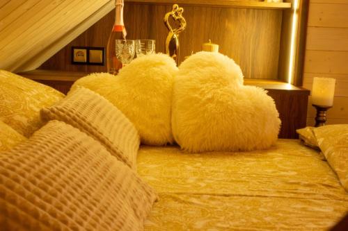 1 double bed, 1 sofa bed