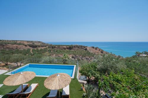 View, Gallery Villa with Pool, 300m Beach, Sea Views in Viannos