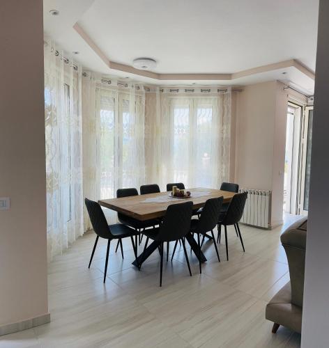 Iekārtas, Rezidenca Dozhlani with Private Pool & Yard in Bajram Curri