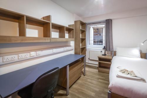 LSE High Holborn - Campus Accommodation - Tap to explore photos