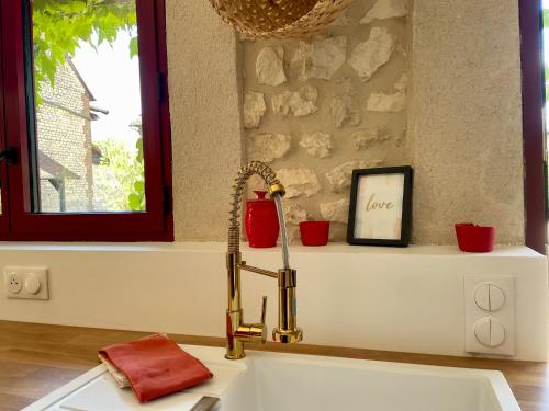 virtuve, Maison chaleureuse- cheminée, nature et sport ! (Maison chaleureuse- cheminee, nature et sport !) in Ande