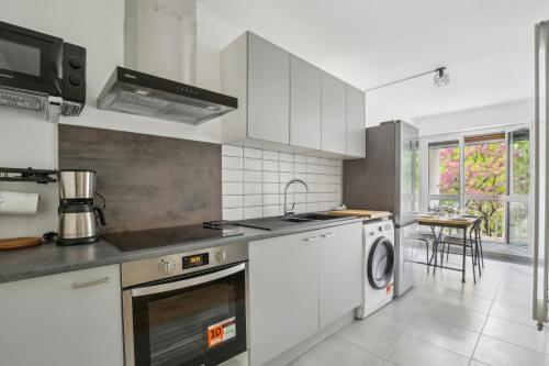Équipements, Duplex apartment downtown with parking near Gare RER de Cergy Préfecture