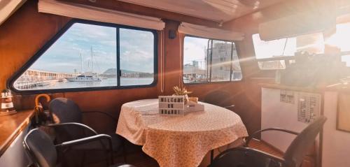 Barco muy espacioso con dos terrazas Valencia CENTRO!!, Валенсия (фото 2)