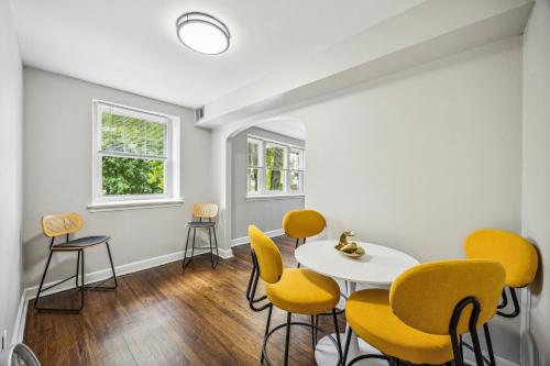 Wynnefield 1923-90, 2bd I Spacious I Parking in Philadelphia, USA