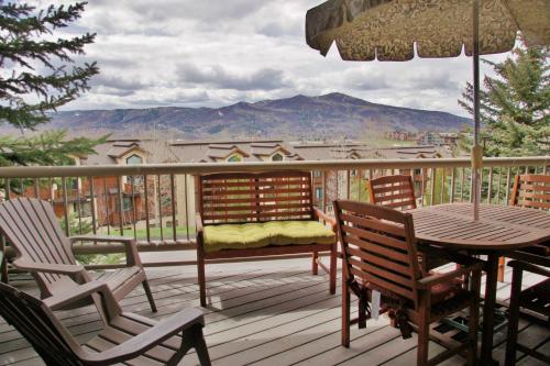 Heated Pool & Hot Tub Walk to Ski Slopes Ground Level Unit - image 5