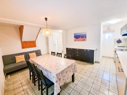 บริการและสิ่งอำนวยความสะดวก, Holiday House Milan in ปิเนซิซี