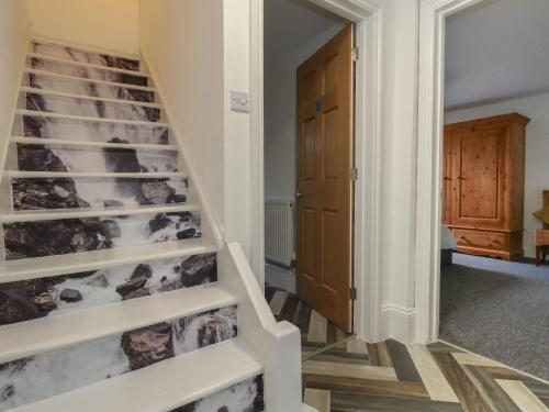 Flat 1 - Sandbanks - image 4
