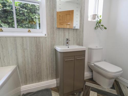 Flat 1 - Sandbanks - image 5