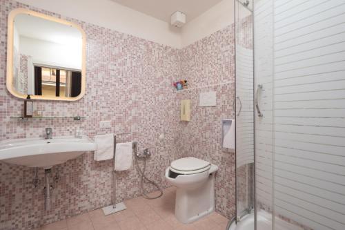 Hotel Jolì – Florence, IA