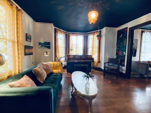 Au Loup, maison élégante (Au Loup, maison elegante) in Shefford (QC)