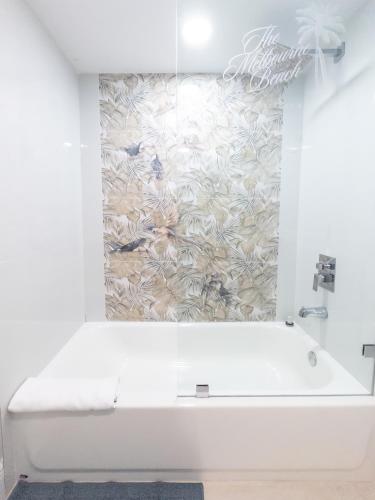 Vannas istaba, Melbourne Beach Resort & Surf Club in Melburnas pludmale (FL)