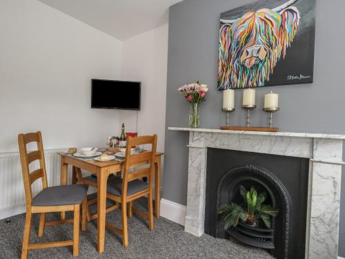Flat 4 - Hengistbury - image 5