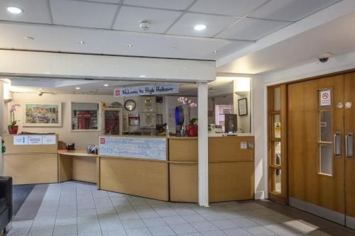Lobby, LSE High Holborn Residence in London