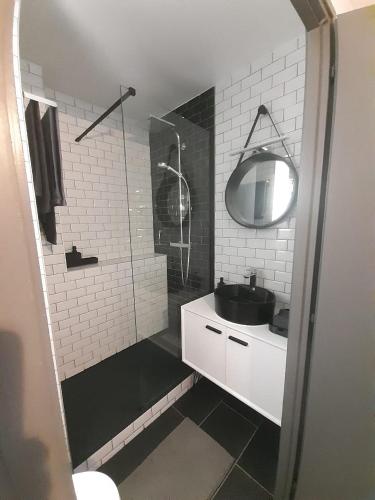 浴室, Appartement terrasse Vendée Globe (Appartement terrasse Vendee Globe) in 萊薩布勒多洛納