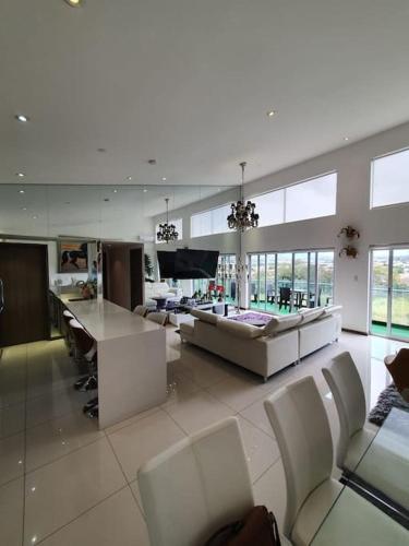 Penthouse Luxury Amazing View – khách sạn tại Pavas