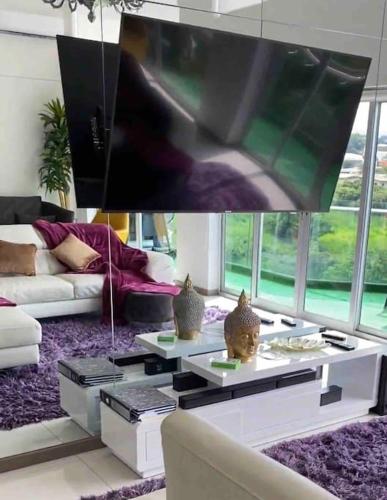 Two-Bedroom Apartment with View image 10