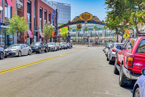 Walkable Gaslamp District Condo Near Petco Park! in San Diego, USA
