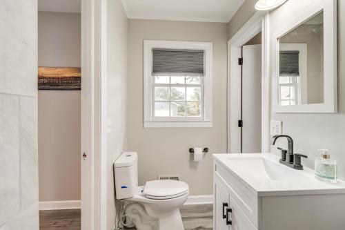 Wilmington Getaway with Fire Pit, 8 Mi to Beaches! Wilmington Getaway with Fire Pit, 8 Mi to Beaches!