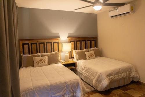2 twin beds