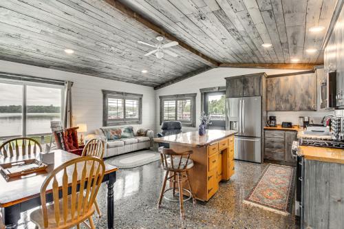 Charming Minnesota Cabin with Dock on Big Pine Lake! in Perham, USA