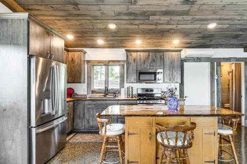 Charming Minnesota Cabin with Dock on Big Pine Lake! in Perham, USA
