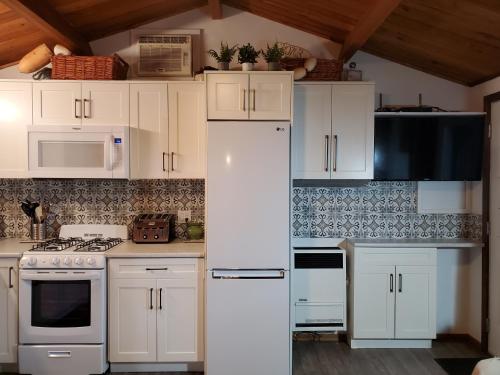 The Laughing Loon Cottage in Blind Bay, Canada
