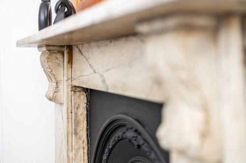 Elegant & Spacious Apartment - Minutes to Kensington - image 9