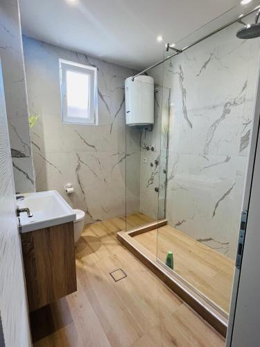 Apartment Luxury Explorer - image 14