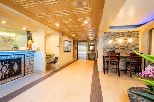 Lobby, Hotel Mira Vista in El Cerrito (CA)
